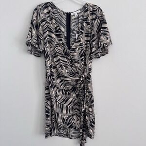NWT Dress Day Wrap Mini Dress Black Tan Abstract Leaf Print Size L